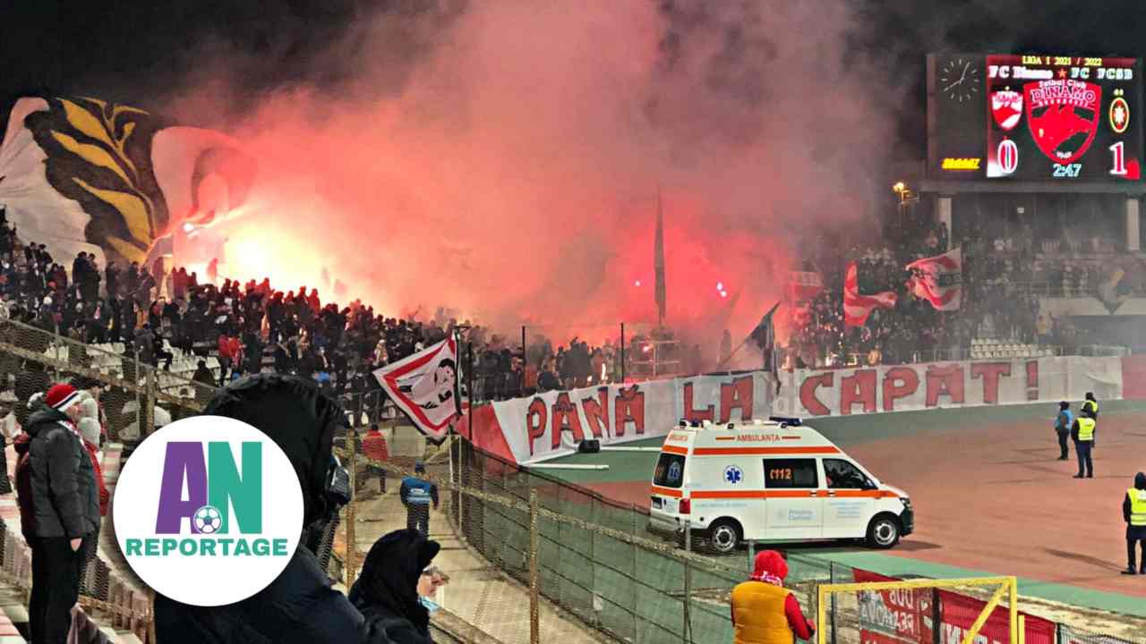 Gli Ultras della Dinamo Bucarest nel derby con l'FCSB