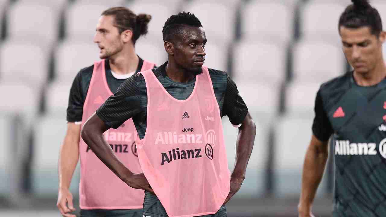 Matuidi con le mani sui fianchi Juventus