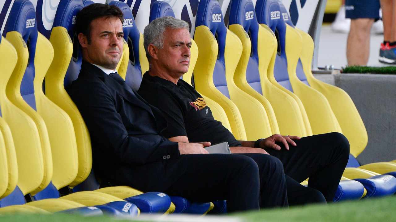 Josè Mourinho e Tiago Pinto in panchina