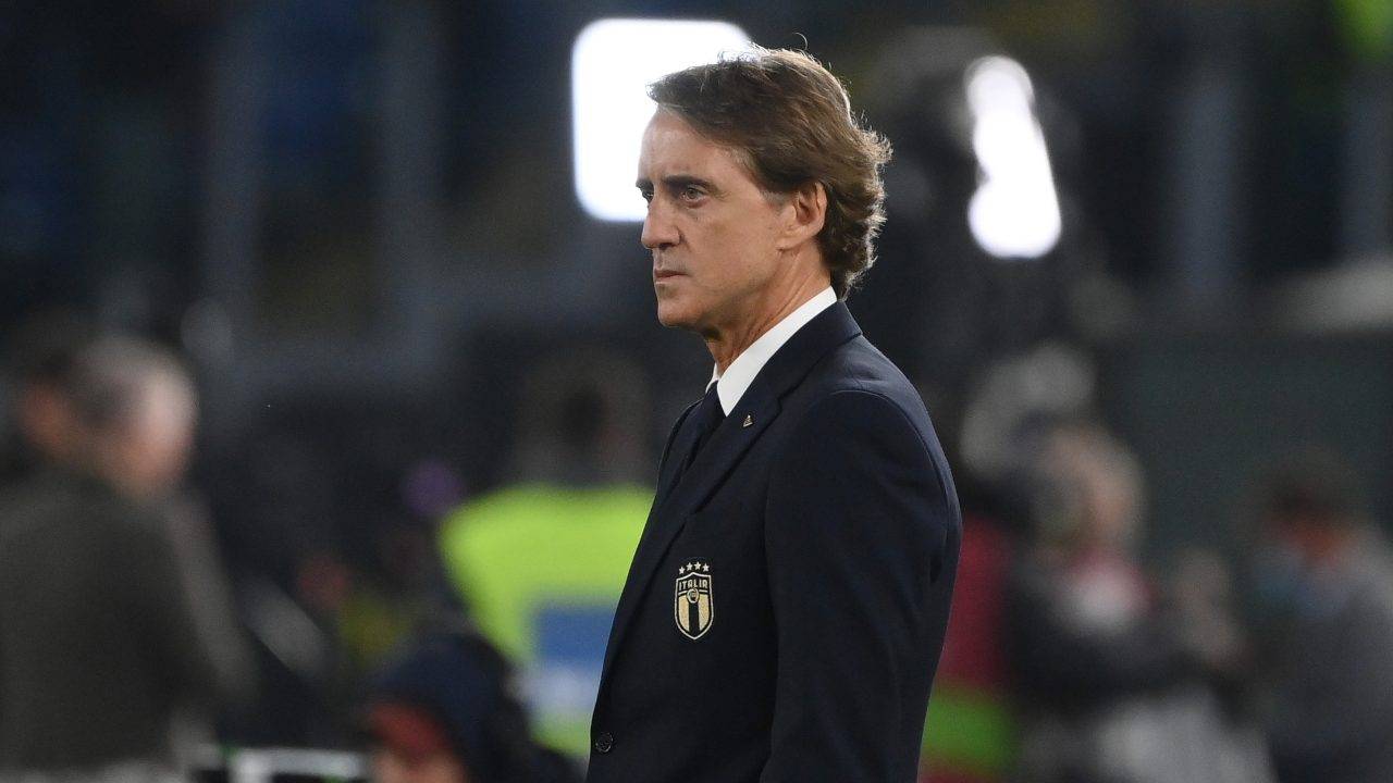 Roberto Mancini pensieroso