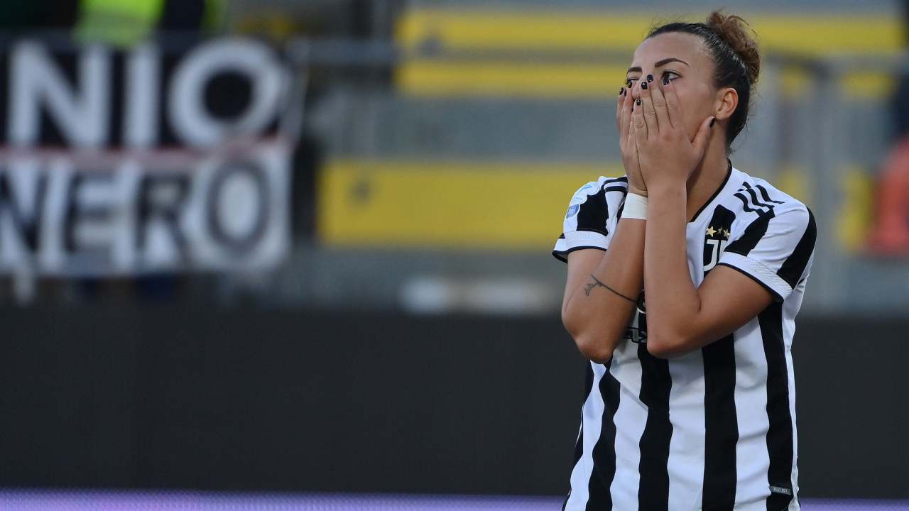 Caruso con le mani sul viso Juventus