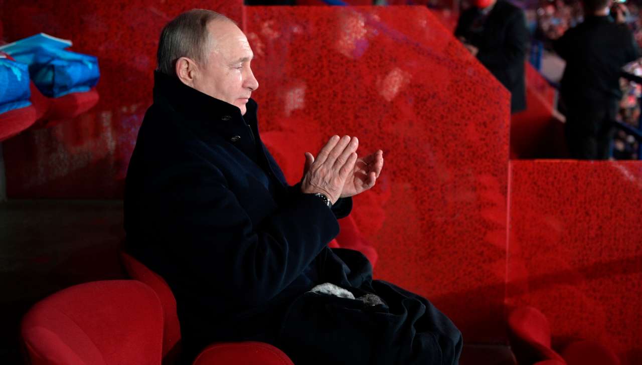 Putin applaude