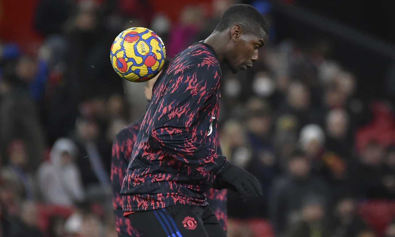 Pogba durante il riscaldamento in campo