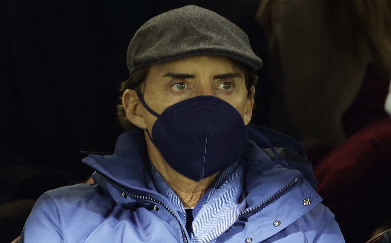 Mancini con la mascherina