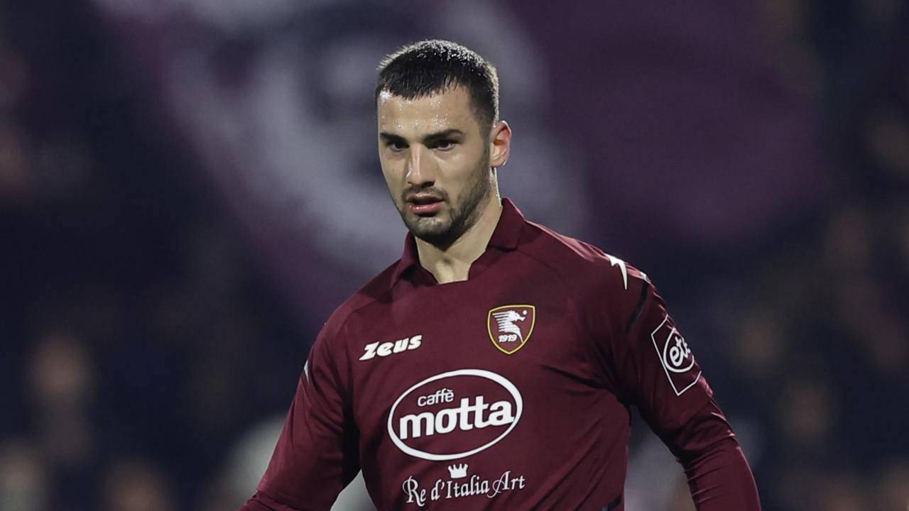 Bonazzoli guarda concentrato Salernitana 