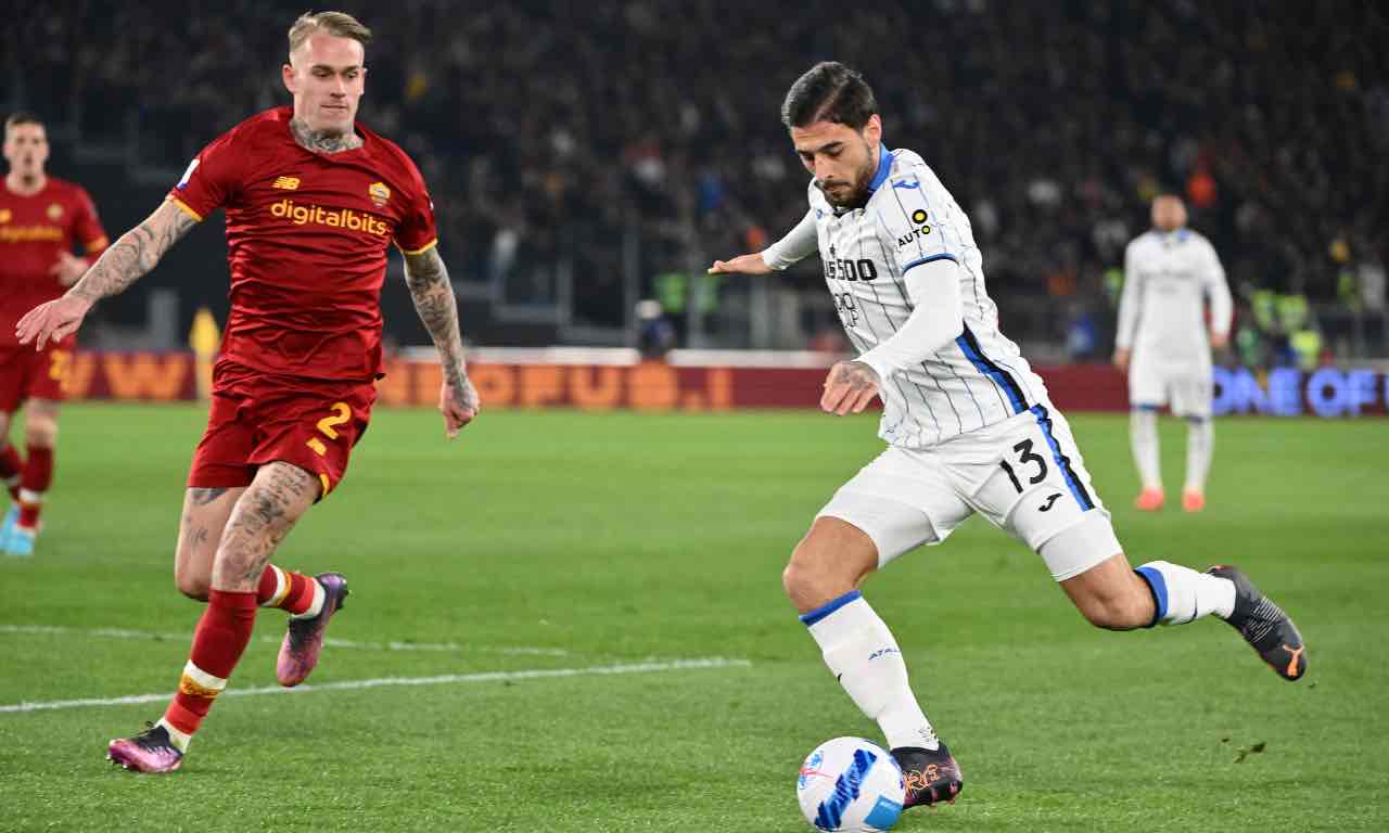 Un'azione di Roma-Atalanta con Pezzella