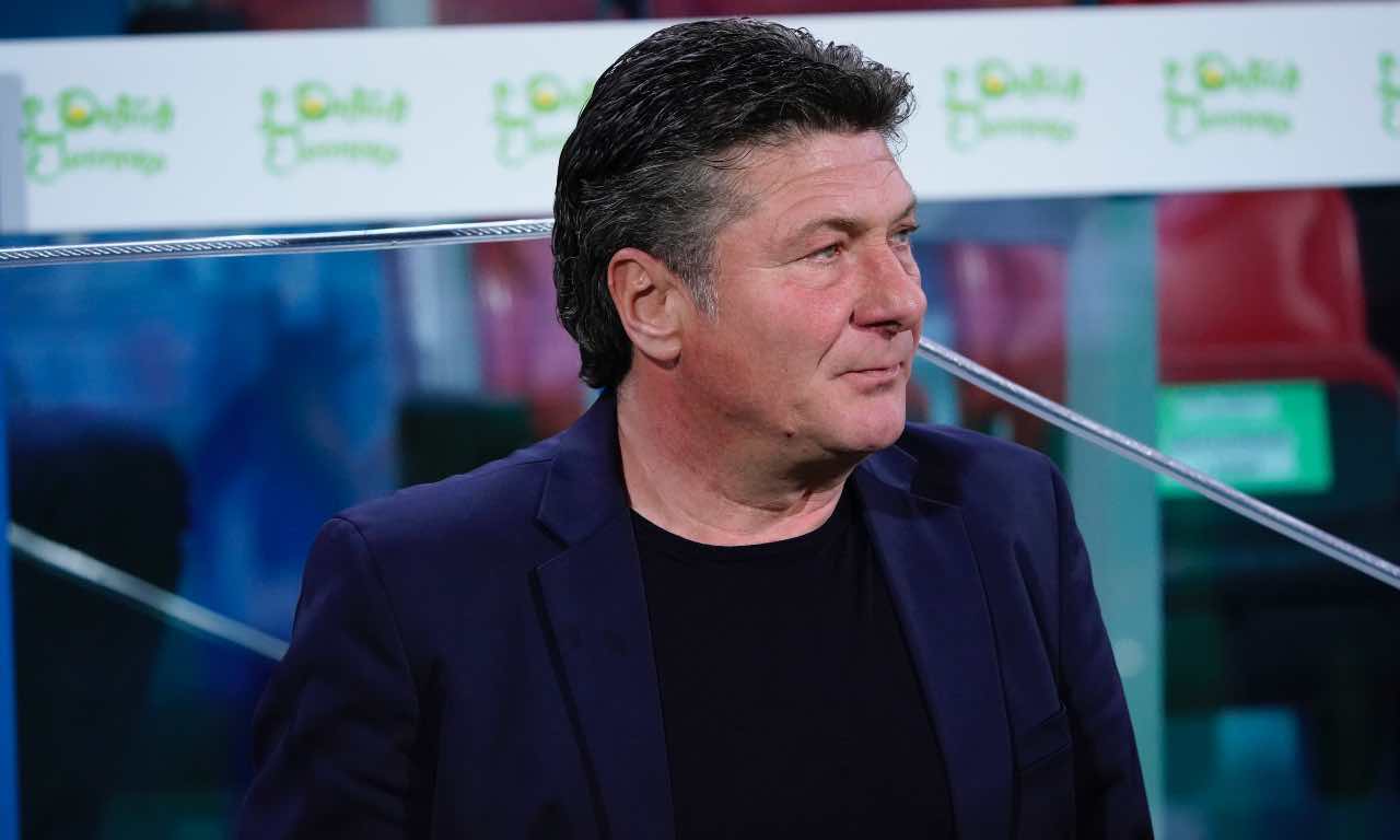 Walter Mazzarri pensieroso 