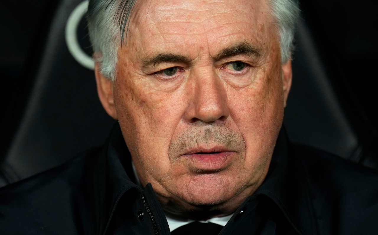 Ancelotti pensieroso 