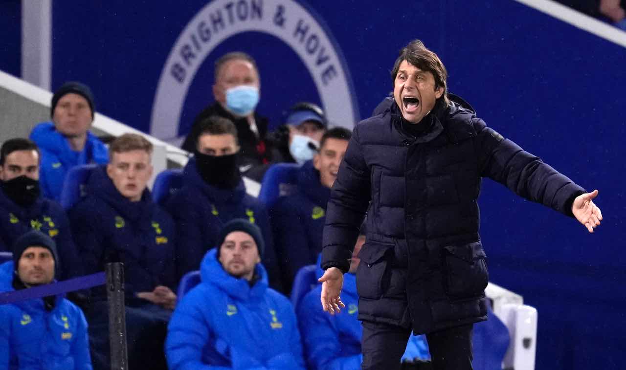 Antonio Conte incita i suoi