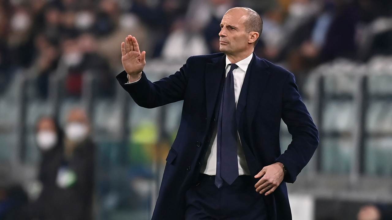 Allegri fa un cenno con la mano Juventus