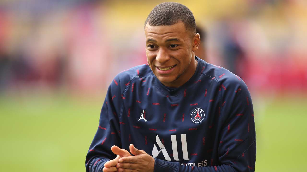 Mbappé sorride PSG