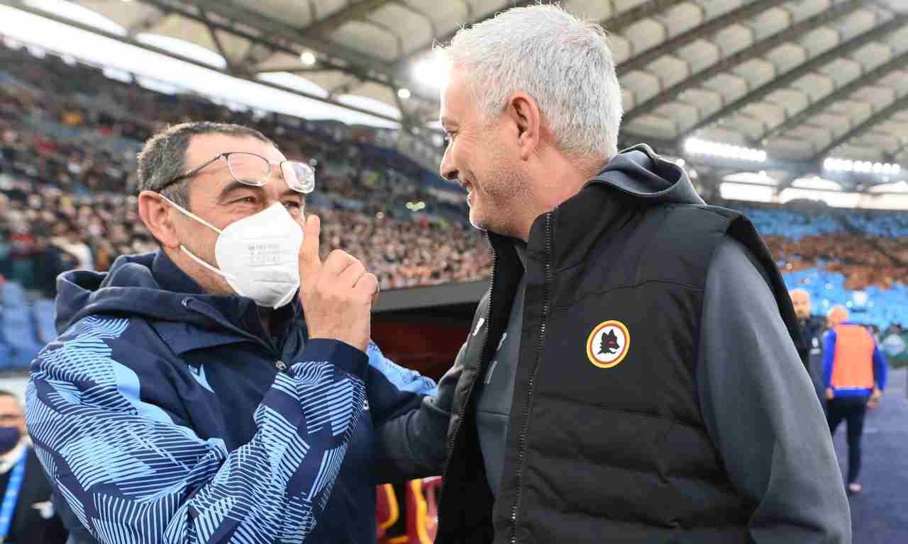 Mourinho e Sarri scherzano 