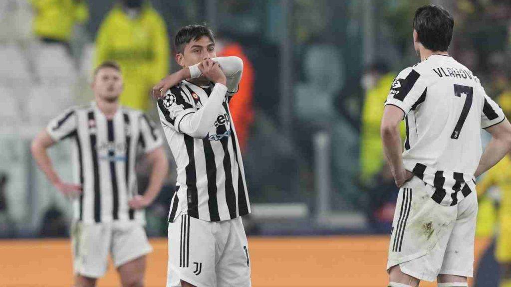 I calciatori della Juventus dopo l'eliminazione di ieri