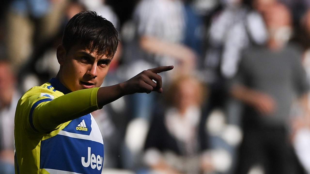 Dybala esulta