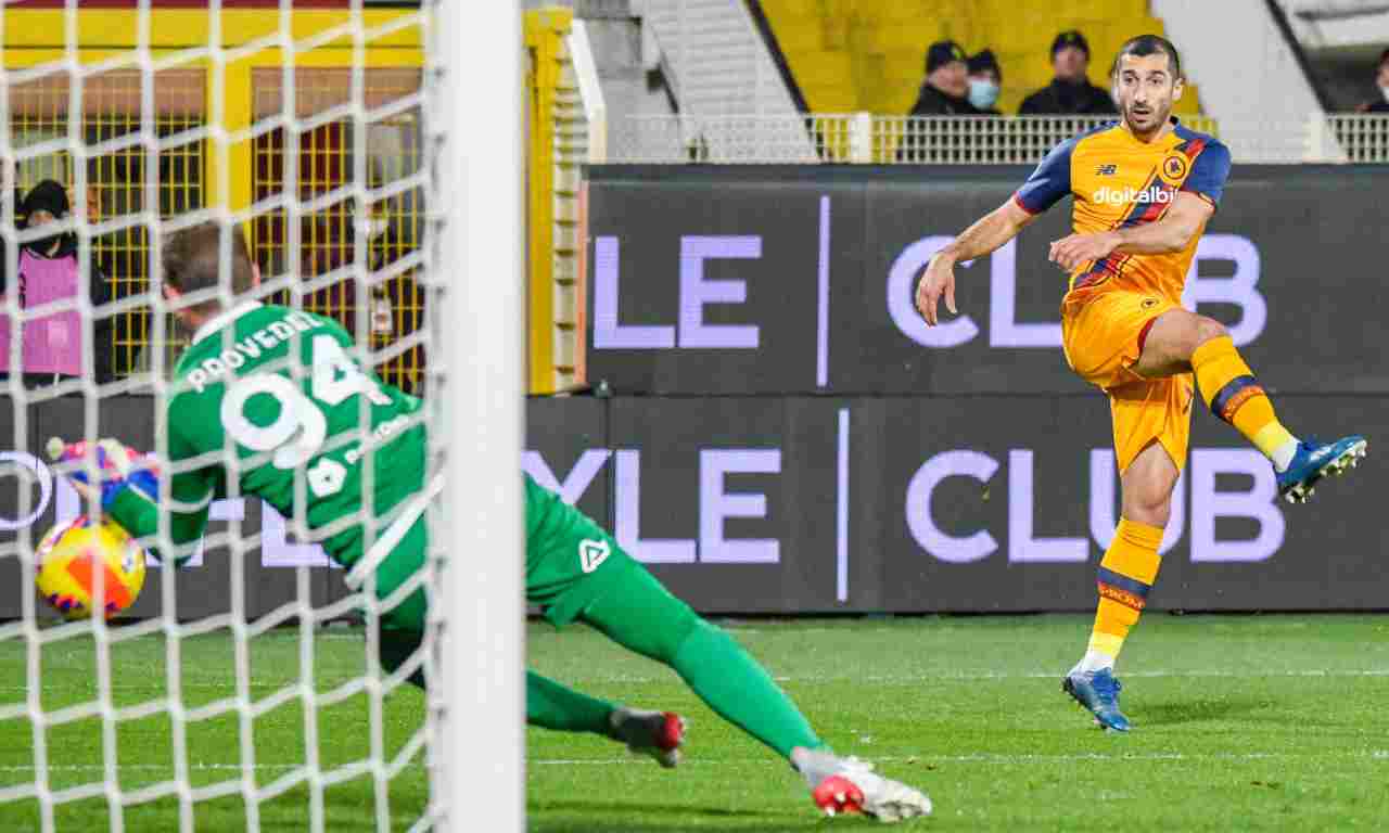 Mkhitaryan prova il tiro