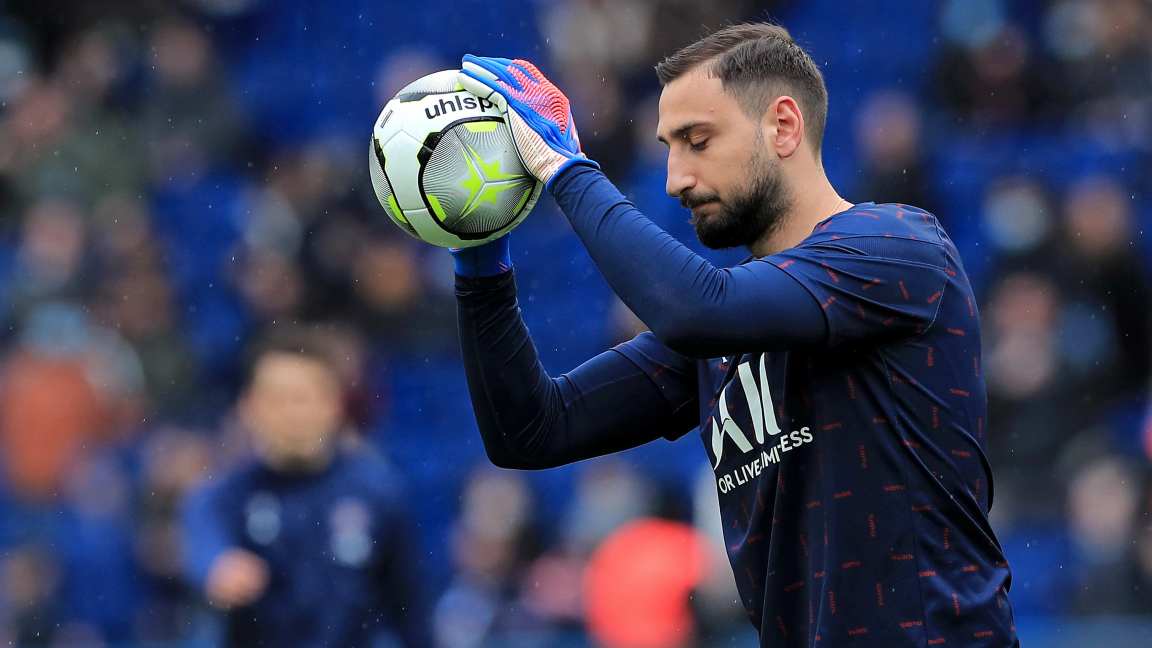 Donnarumma si riscalda PSG