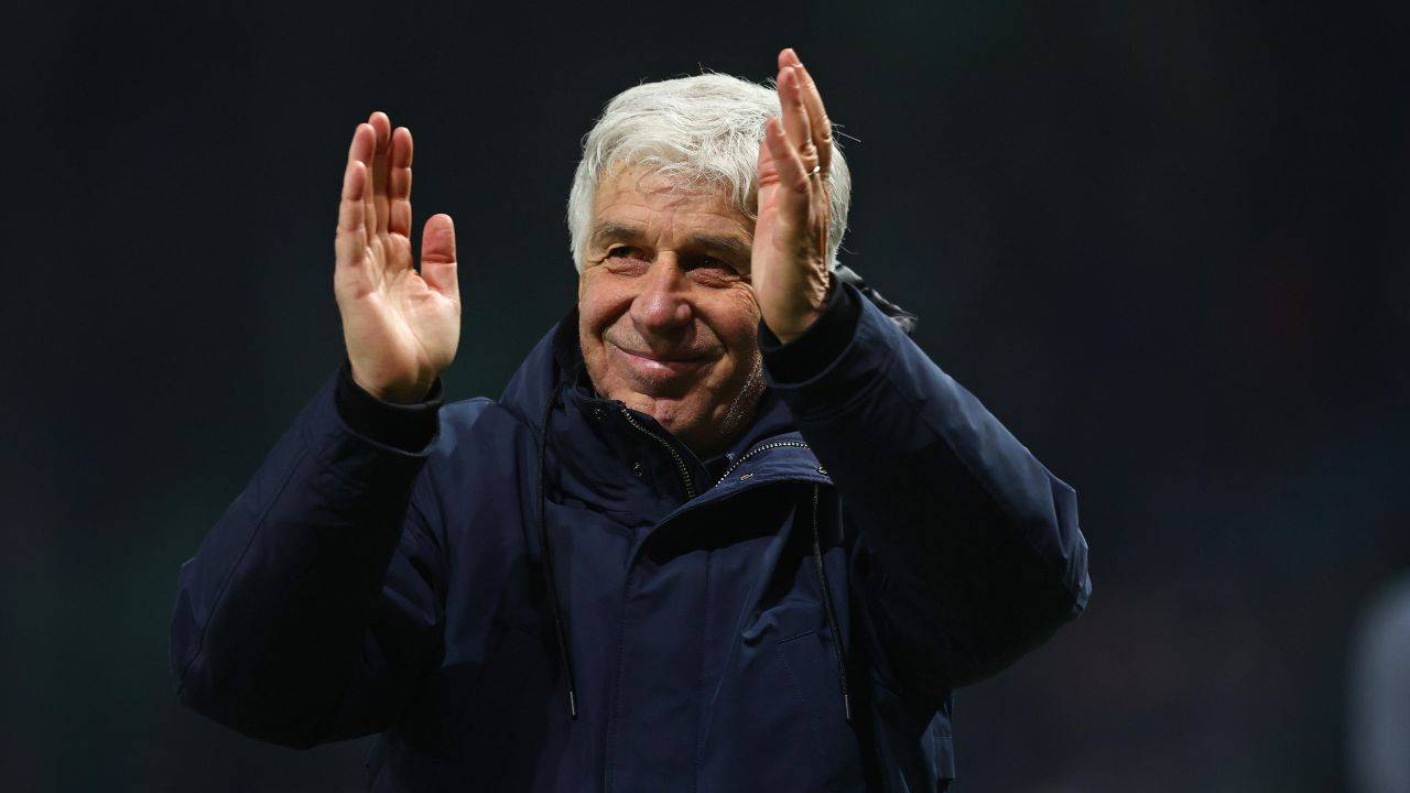 Gasperini sorride e applaude Atalanta