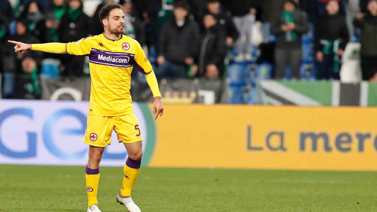 Bonaventura indica di lato Fiorentina