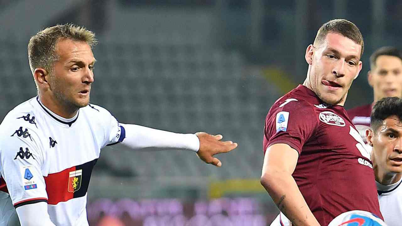 Belotti e Criscito verso il pallone Serie A