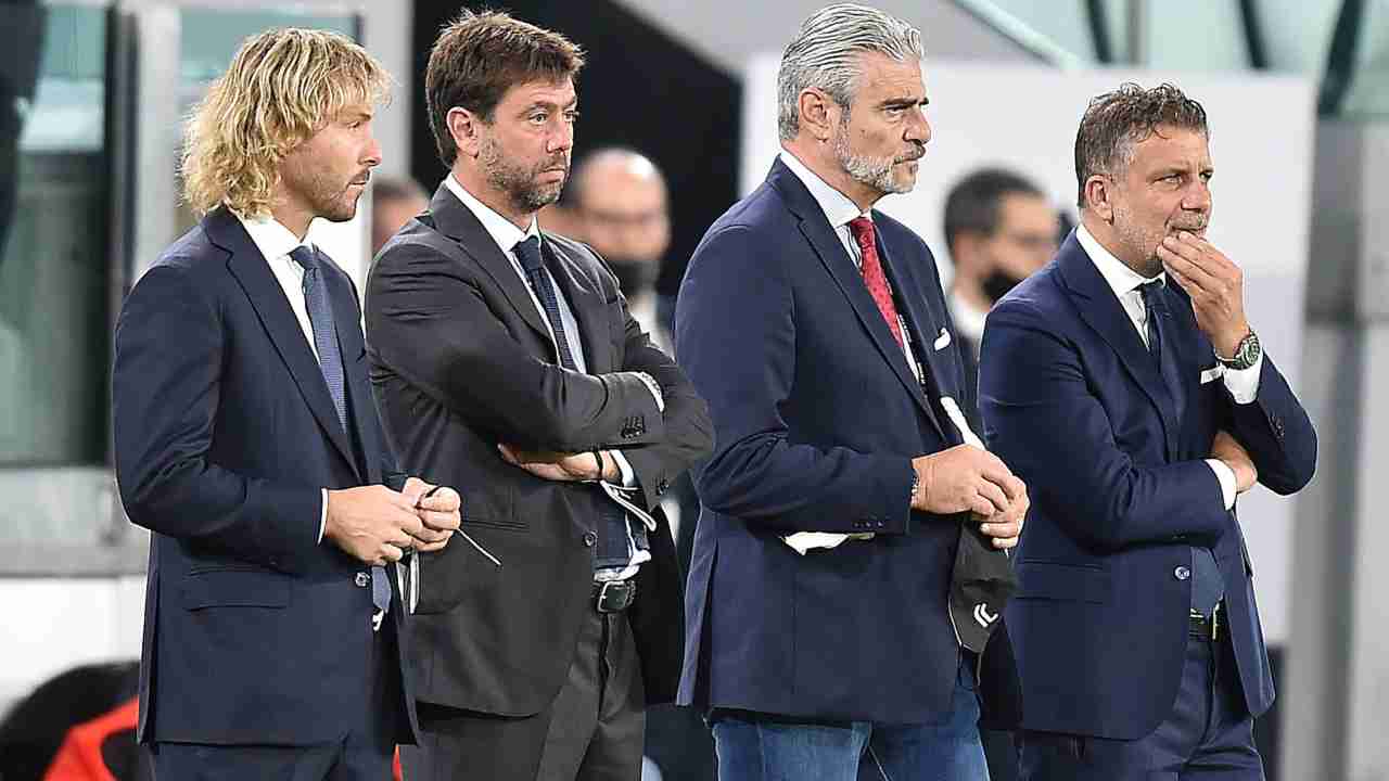 Nedved, Agnelli, Arrivabene e Cherubini attenti