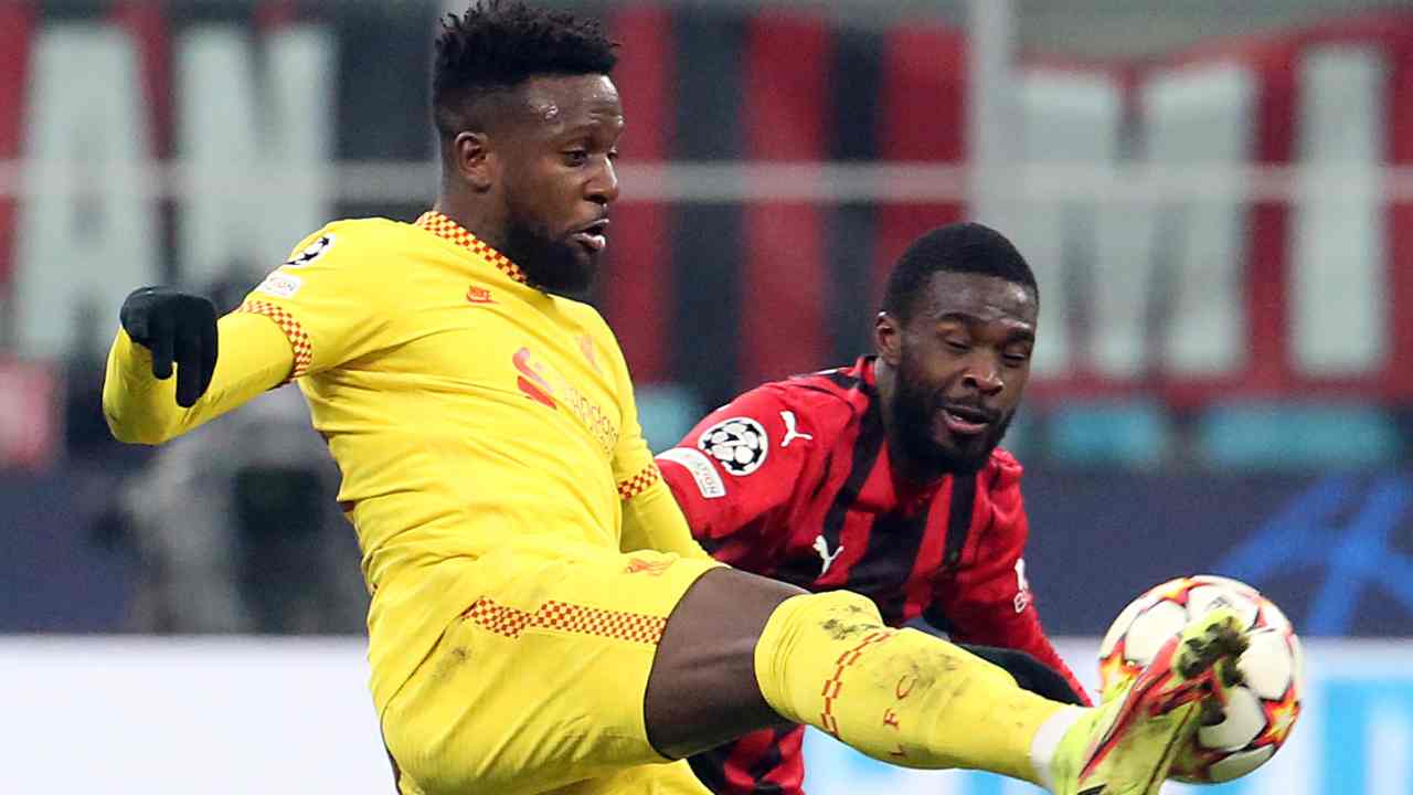 Origi fronteggiato da Tomori