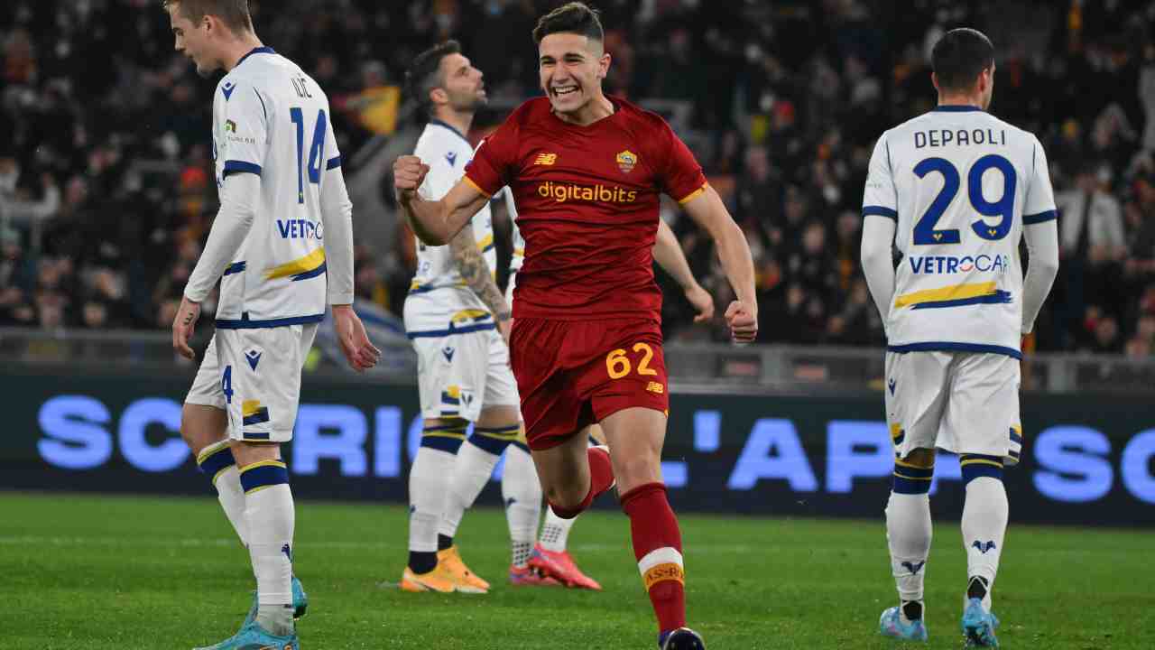 Volpato esulta dopo il suo primo gol in Serie A