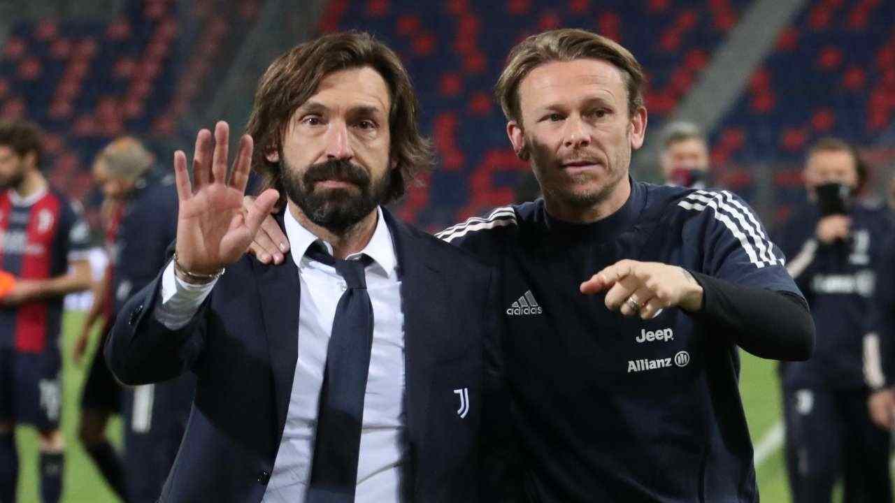 Pirlo saluta verso la fotocamera Juventus