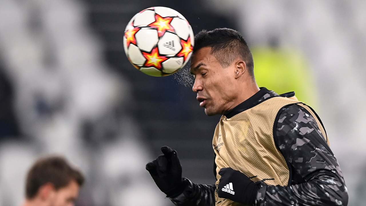 Riscaldamento di Alex Sandro