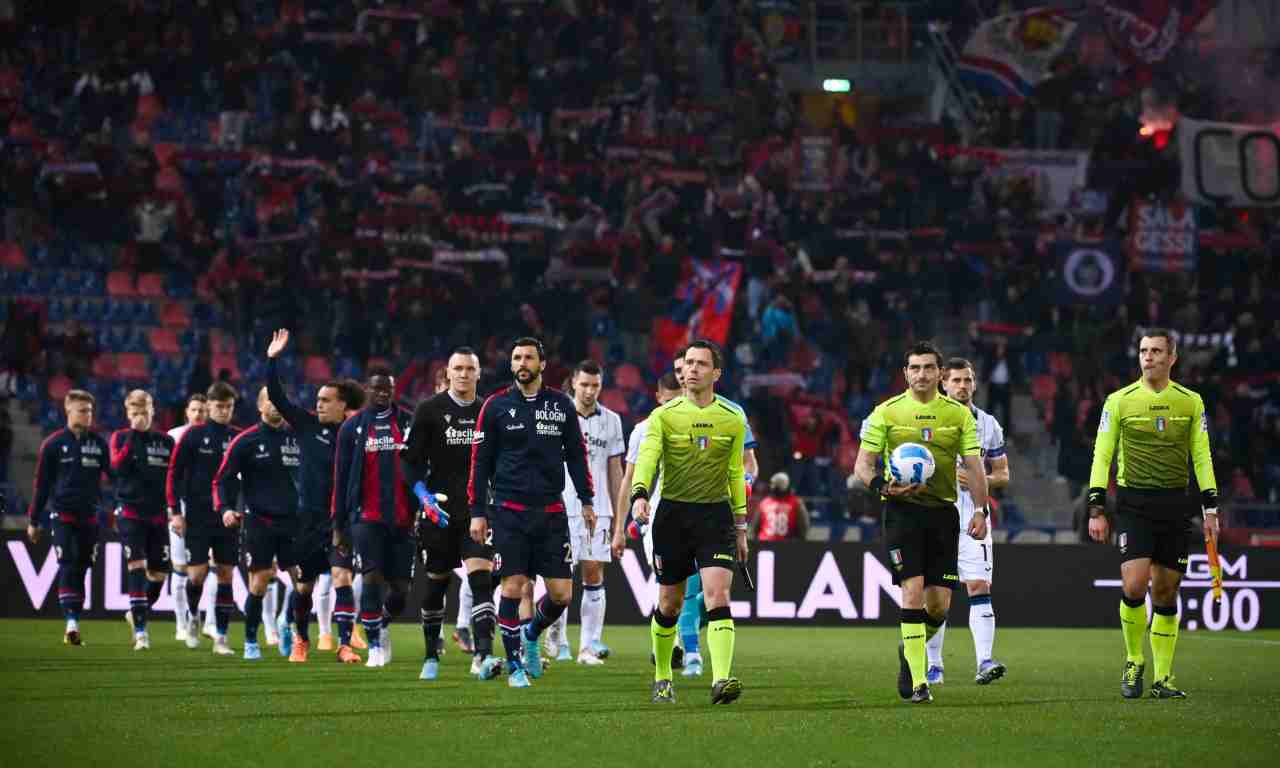 Bologna-Atalanta, l'ingresso delle squadre in campo