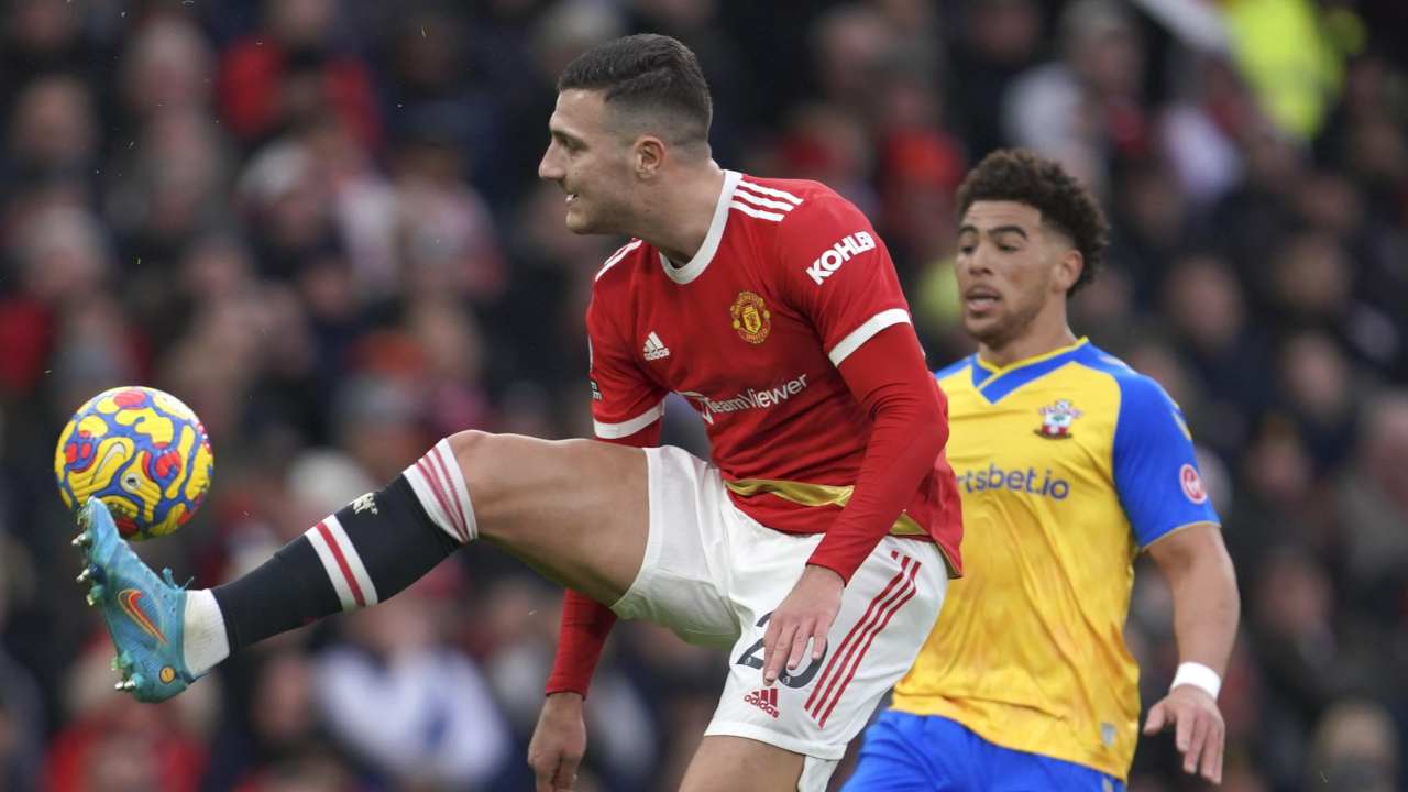 Diogo Dalot in azione contro il Southampton