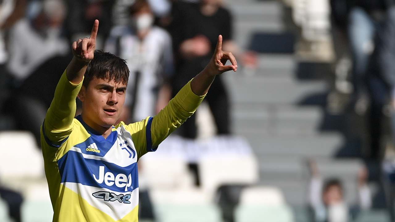 Cenno d'intesa tra Dybala e Allegri