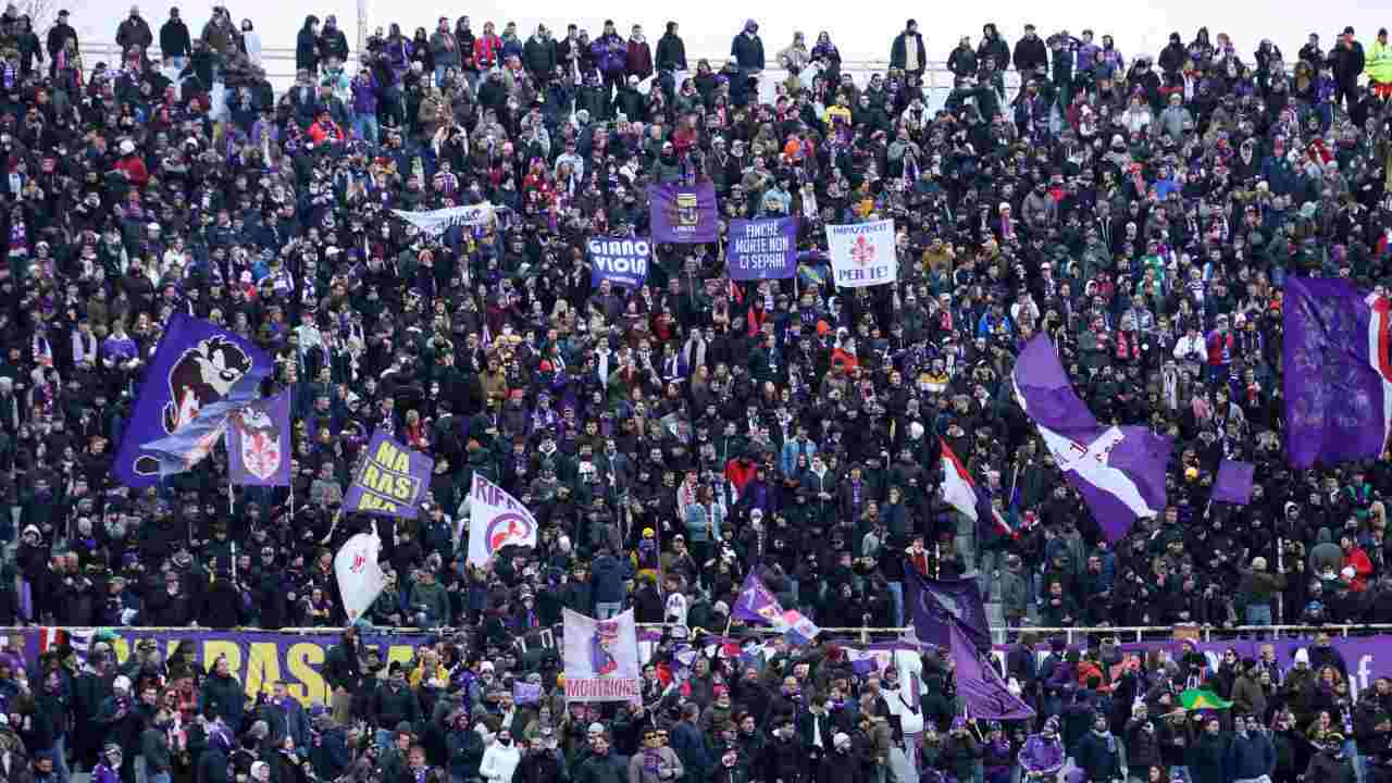 Tifosi della Fiorentina contro il Verona