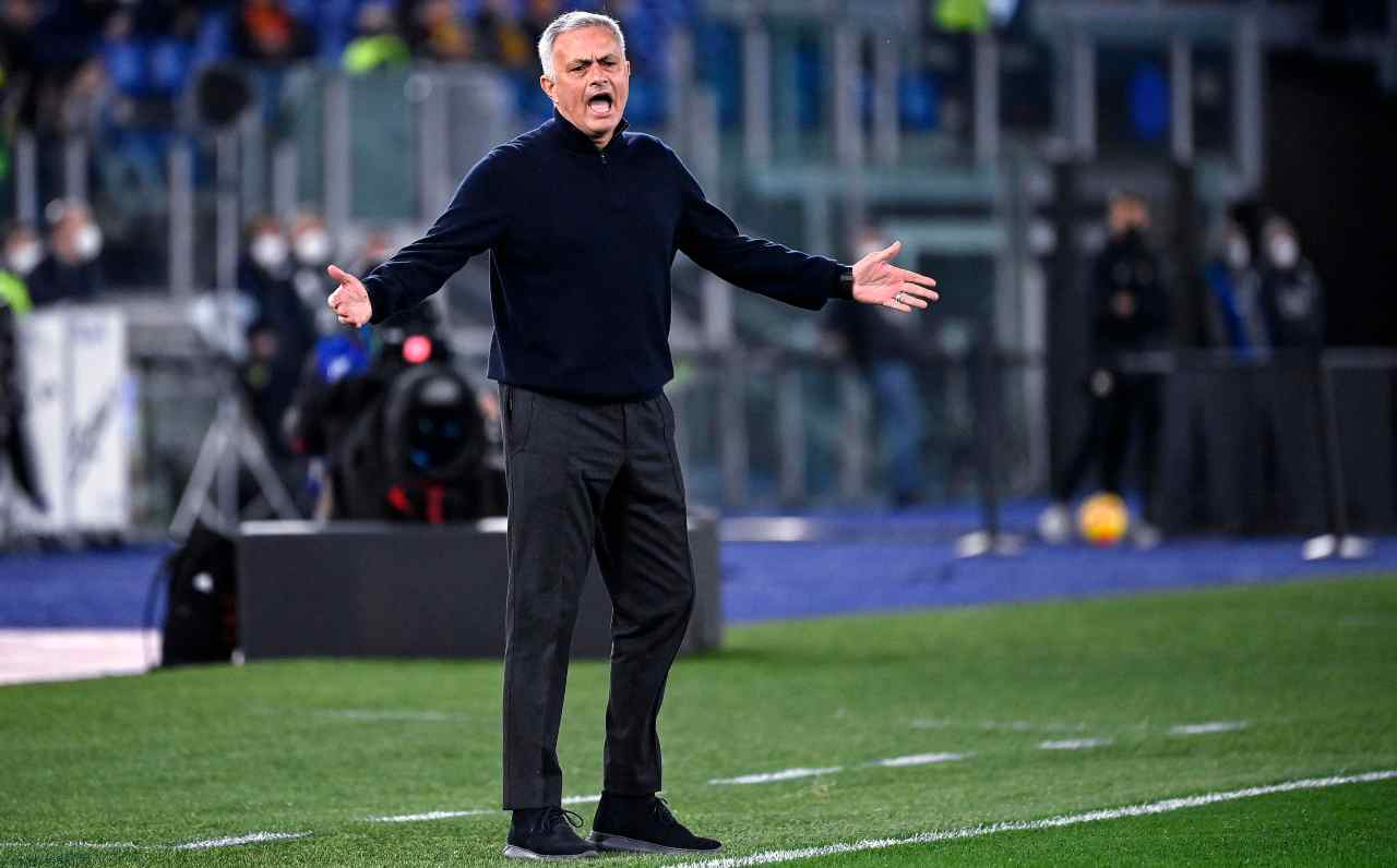 Roma, Mourinho si sbraccia