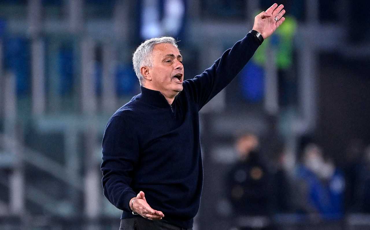 Roma, Mourinho si sbraccia