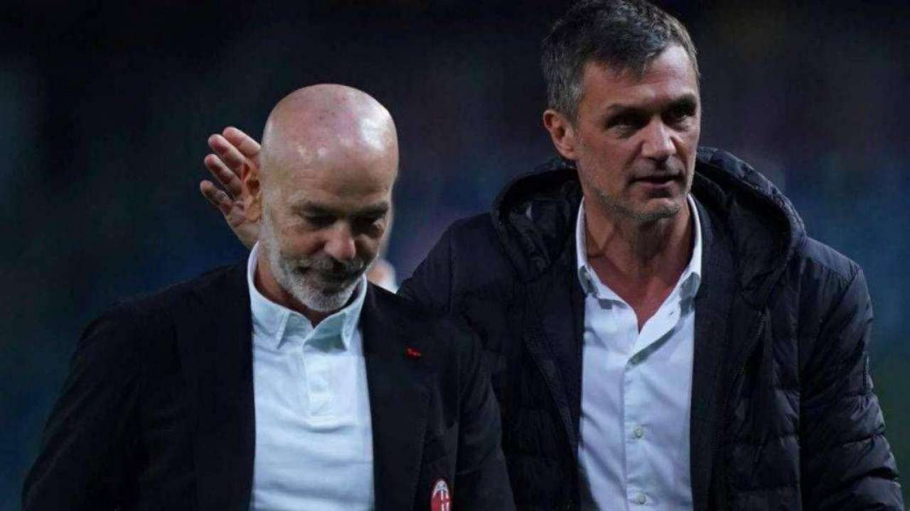 Maldini dà una pacca a Pioli 