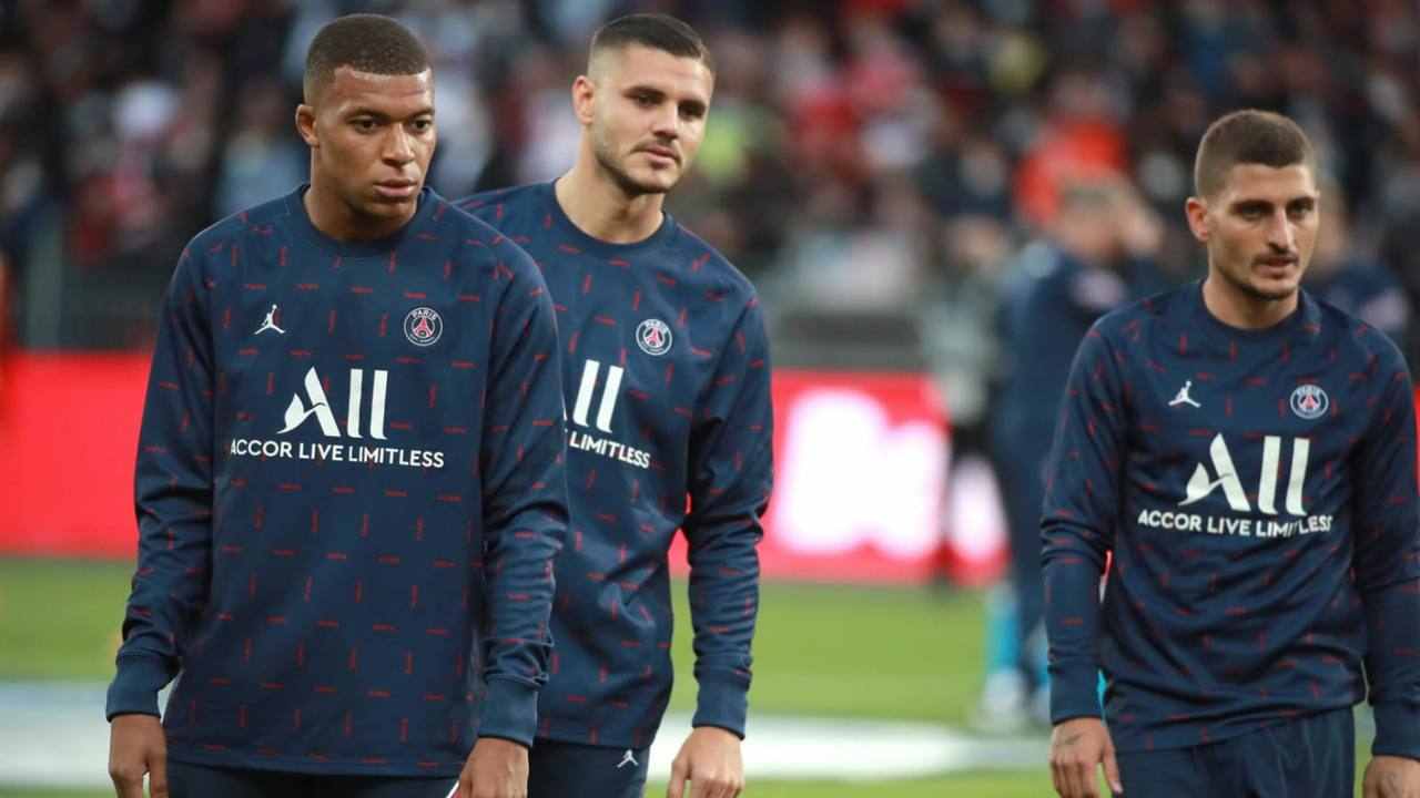 Icardi, Verratti e Mbappé si riscaldano