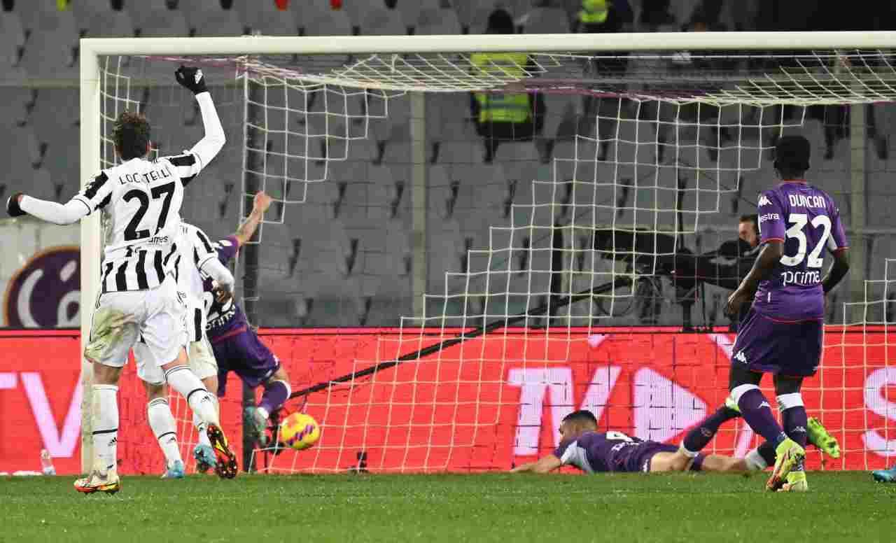 L'autogol di Venuti in Fiorentina-Juventus