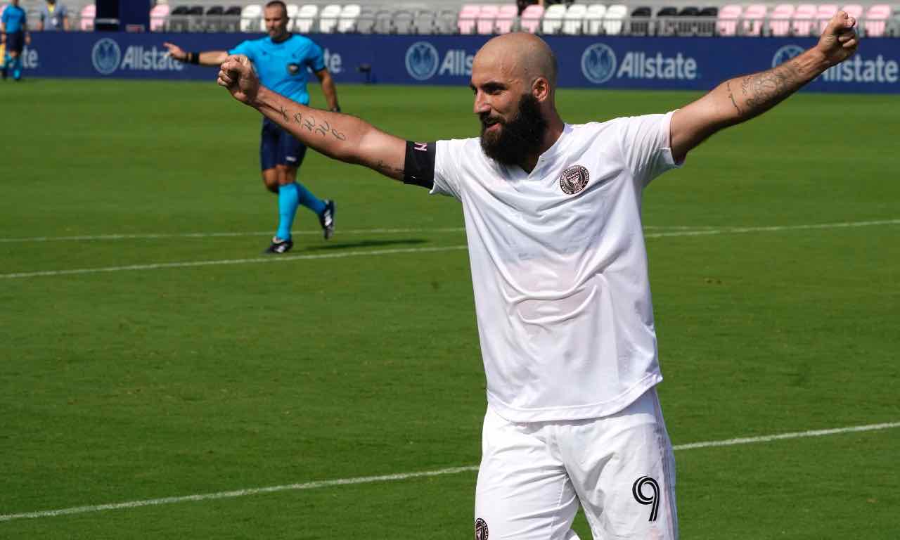 Higuain in campo in MLS