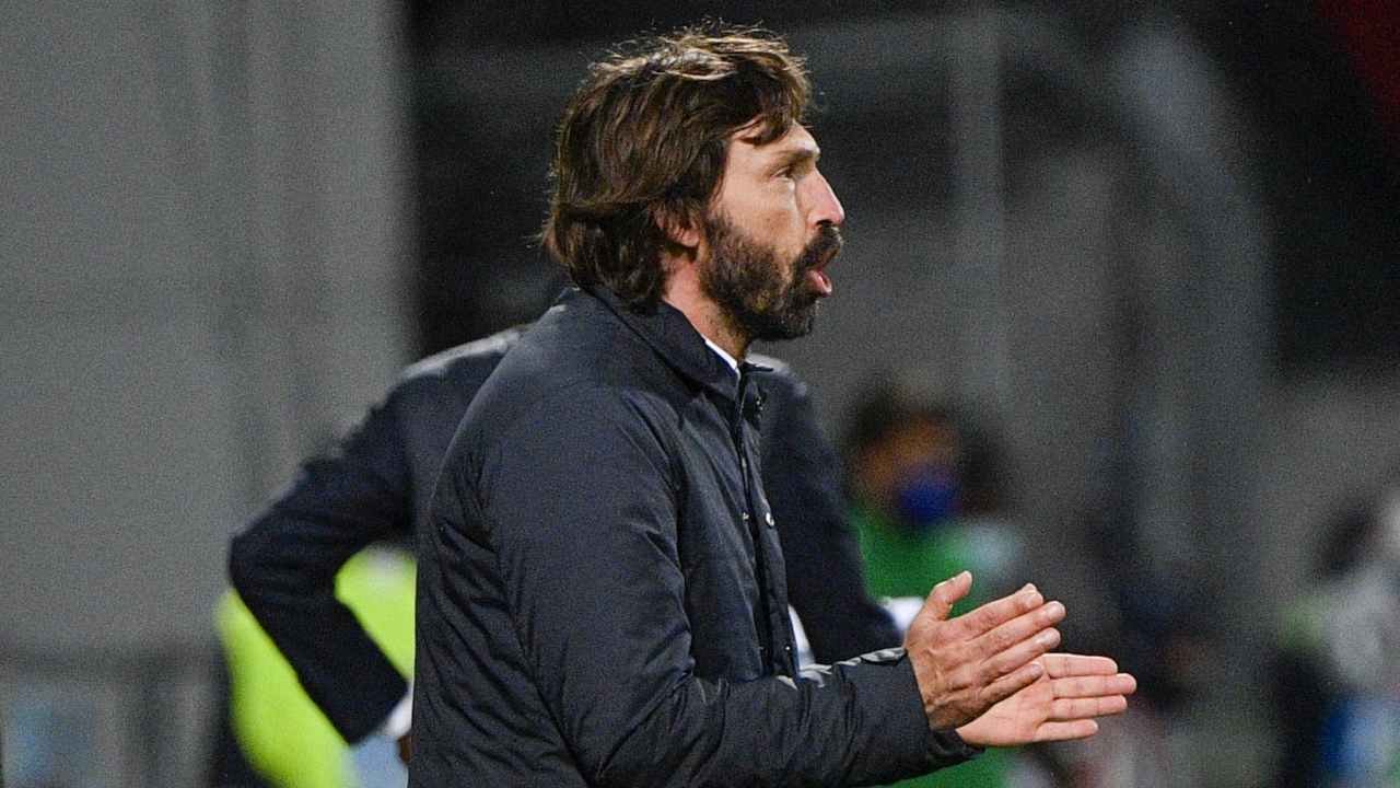 Andrea Pirlo pensieroso