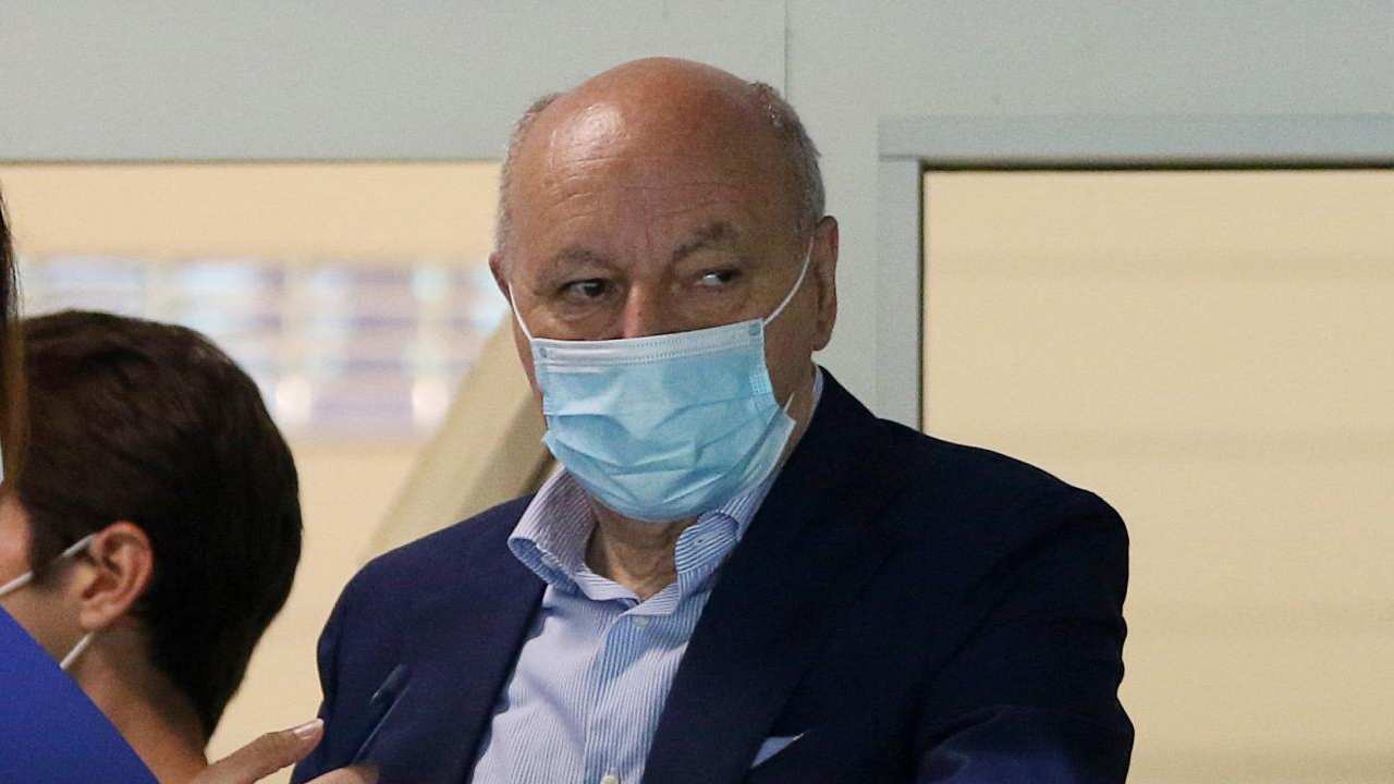 Marotta pensieroso in tribuna Inter