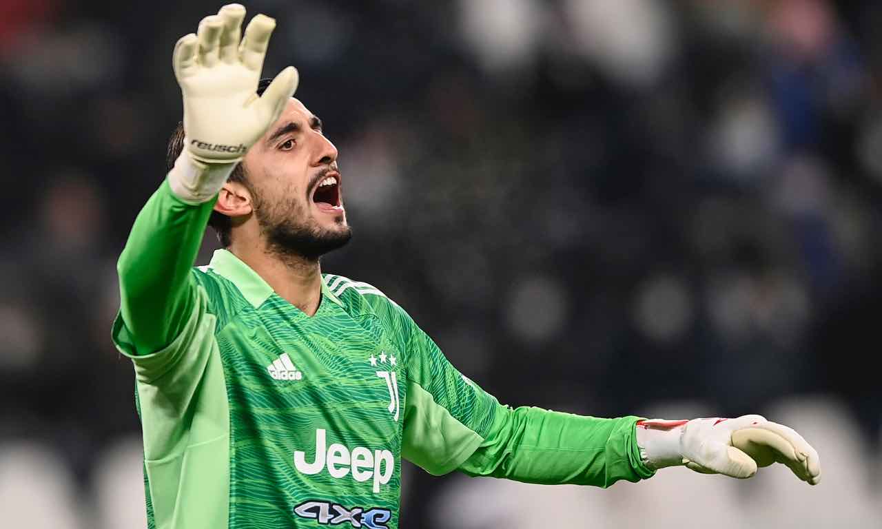 Mattia Perin in camp con la Juventus