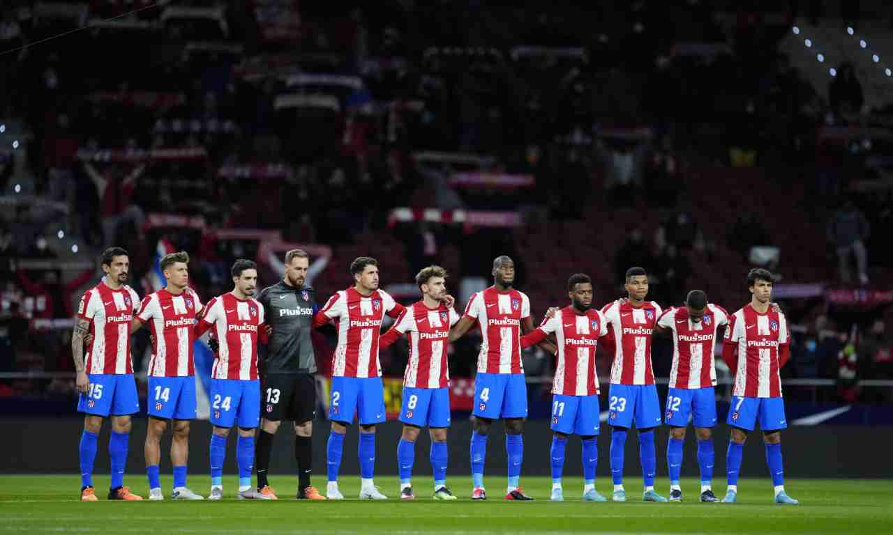 Atletico Madrid durante un minuto di silenzio 