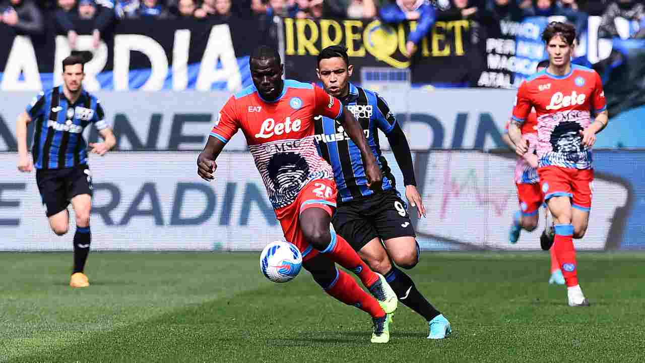 Koulibaly corre verso il pallone Napoli