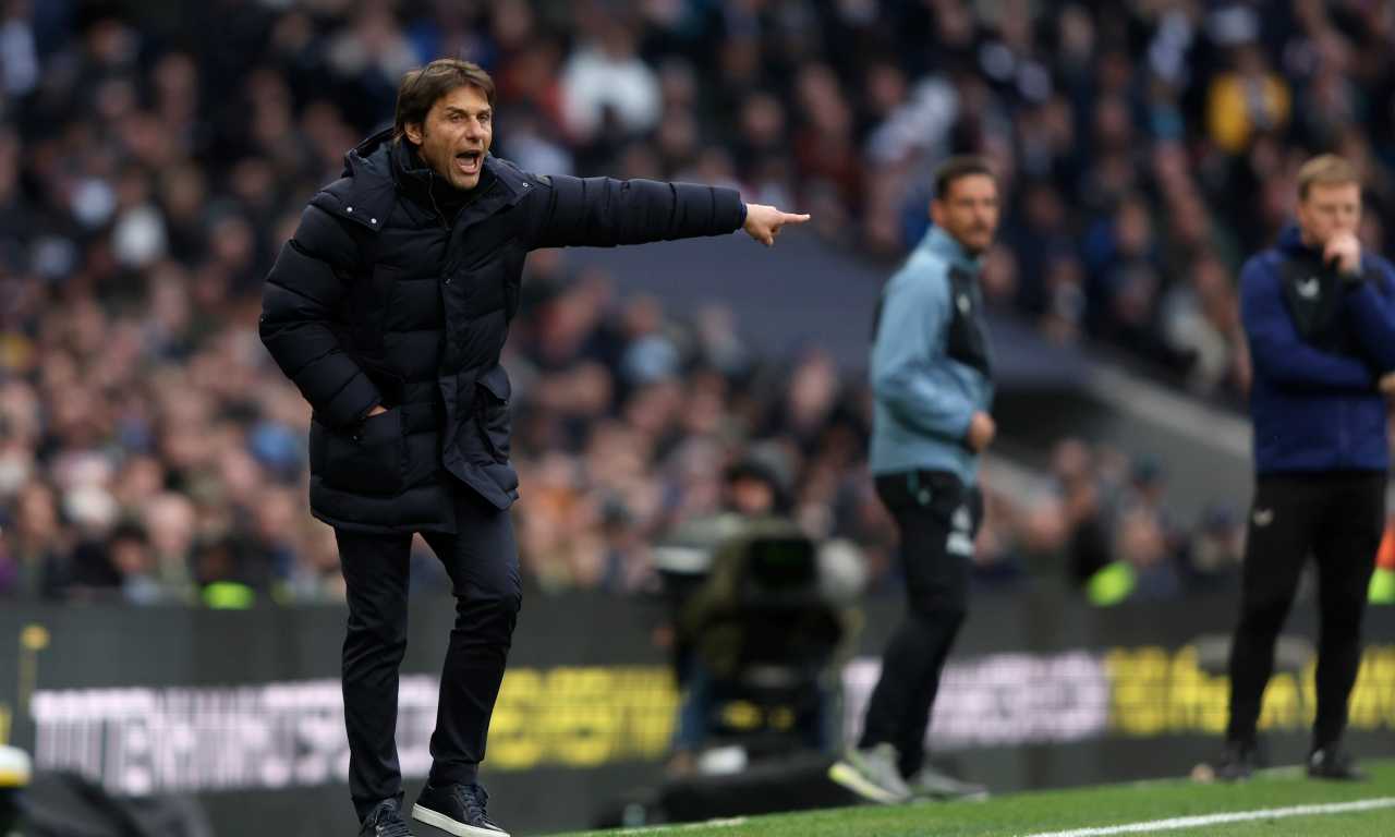 Conte dà indicazioni 