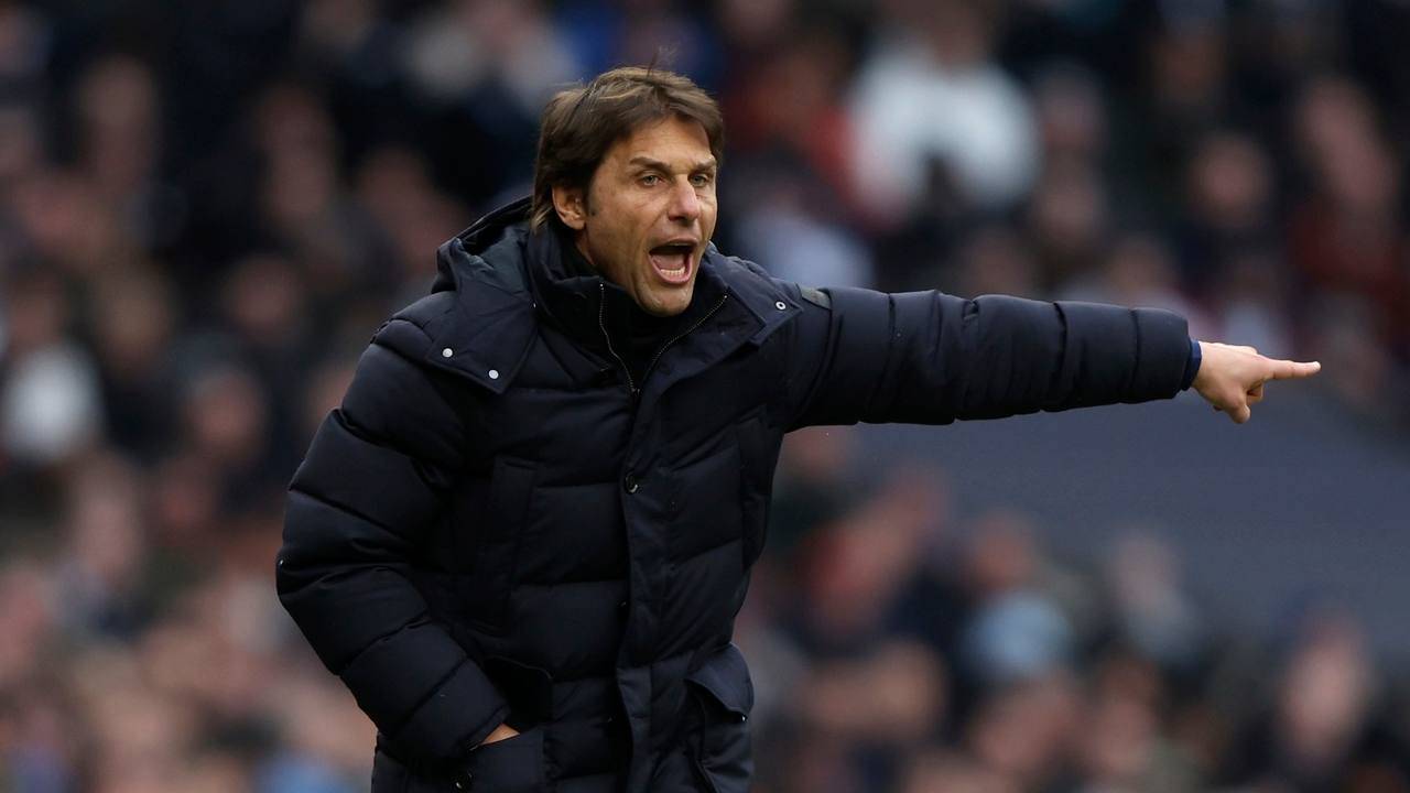 Conte dà indicazioni Tottenham