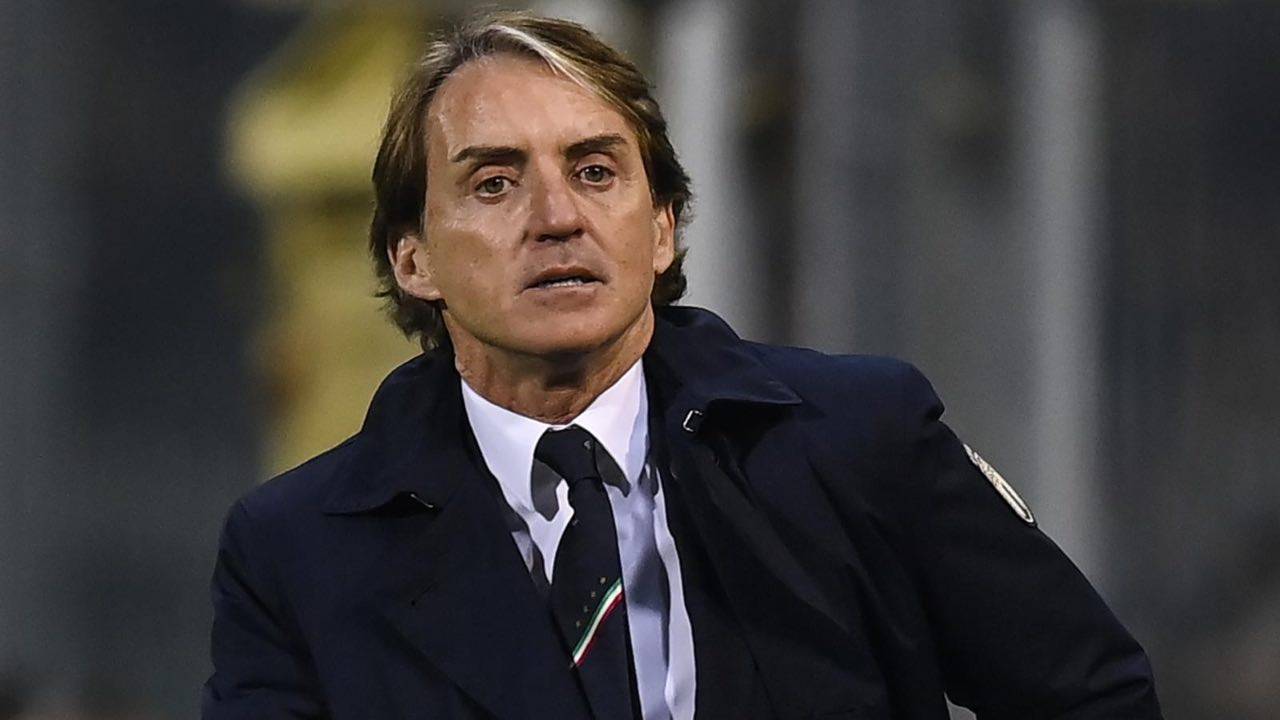 Roberto Mancini pensieroso