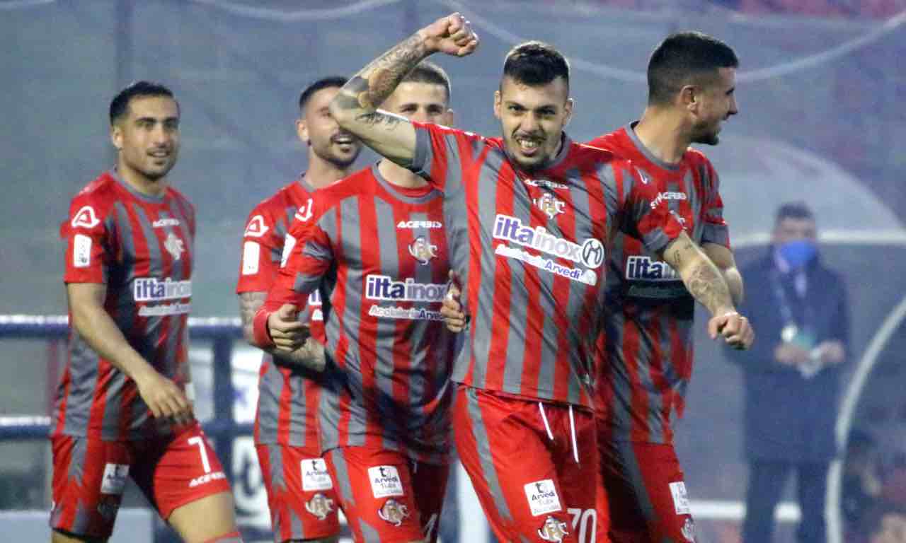 Gianluca Gaetano esulta con la Cremonese