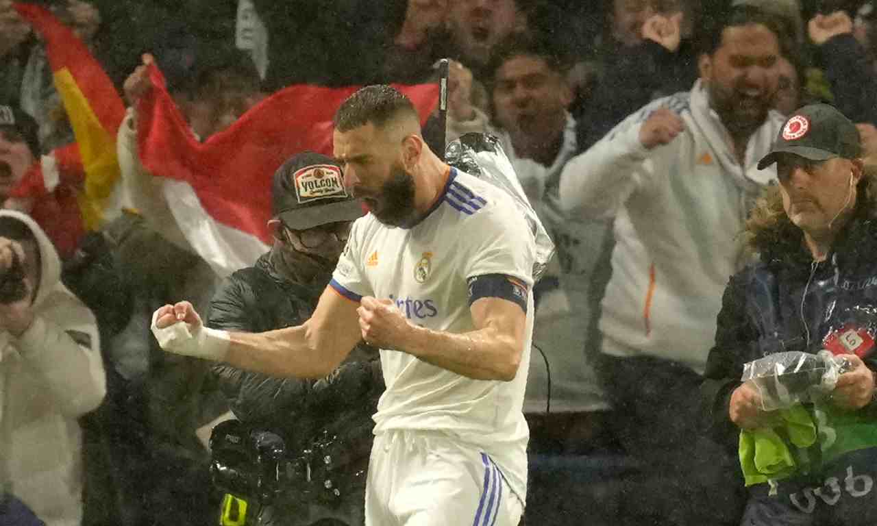 Benzema esulta 