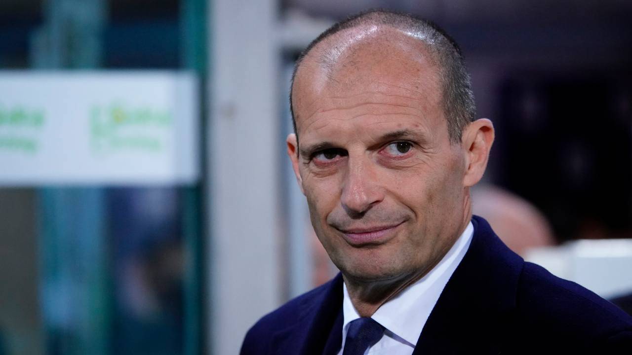 Massimiliano Allegri pensieroso