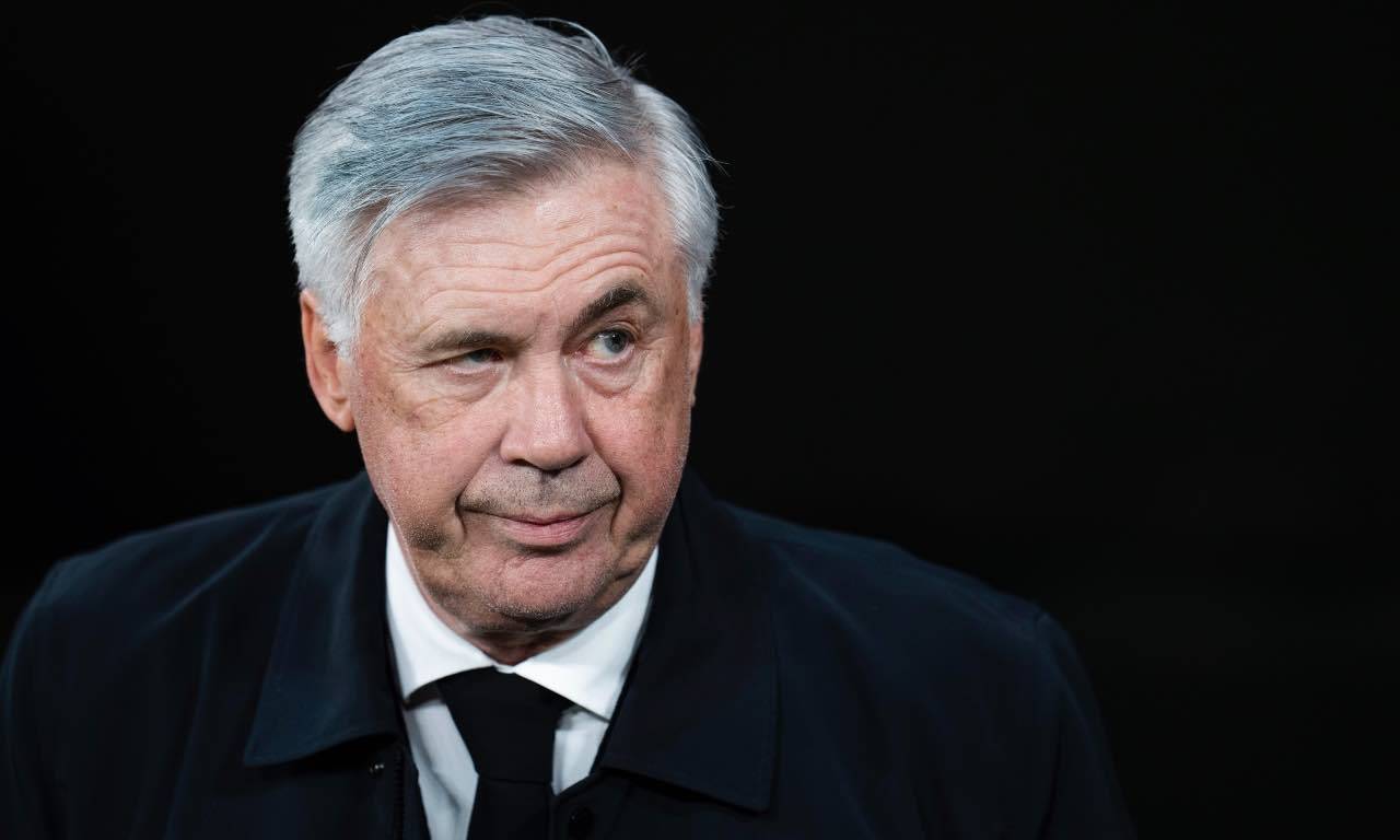 Carlo Ancelotti col sopracciglio alzato